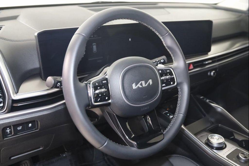 used 2025 Kia Sorento Hybrid car, priced at $35,990