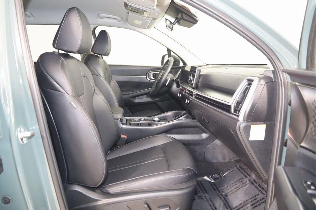 used 2025 Kia Sorento Hybrid car, priced at $35,990