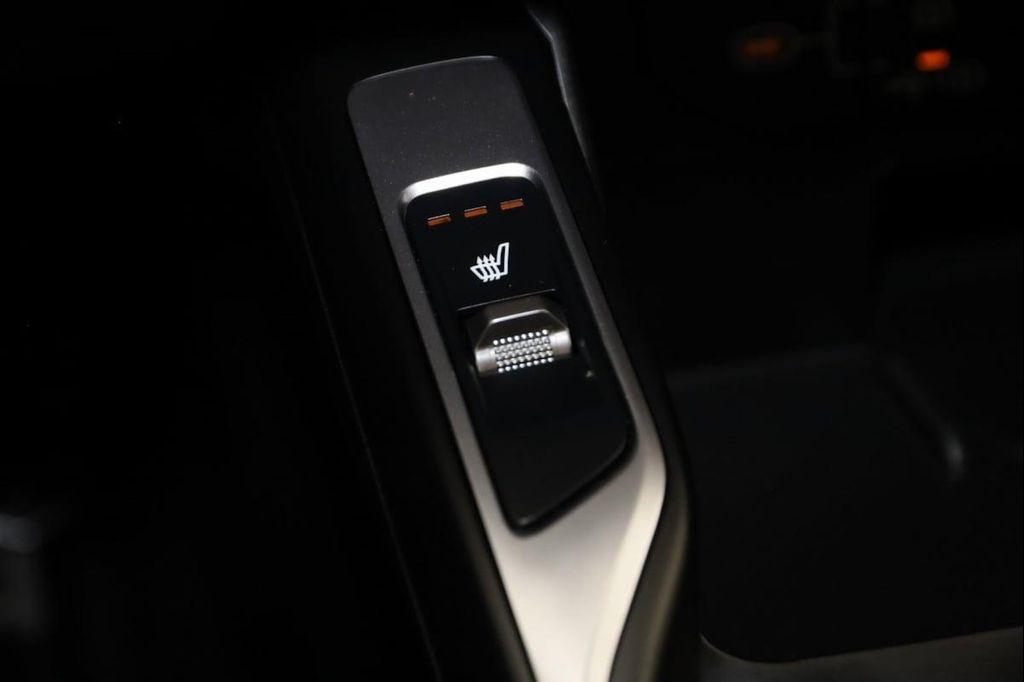 used 2025 Kia Sorento Hybrid car, priced at $35,990