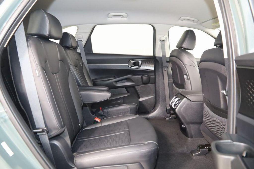 used 2025 Kia Sorento Hybrid car, priced at $35,990