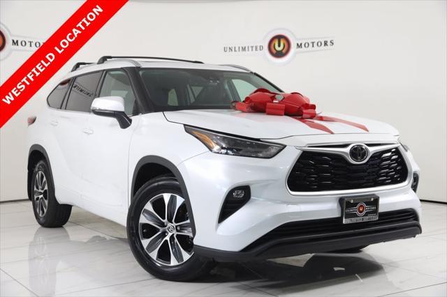 used 2022 Toyota Highlander car, priced at $37,990