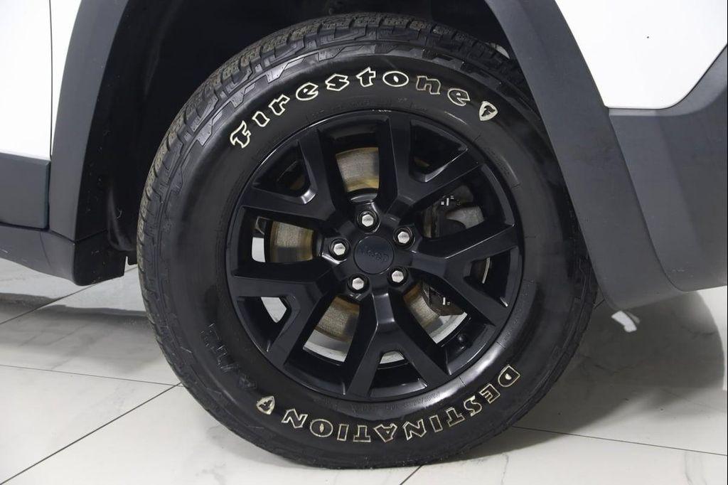 used 2016 Jeep Cherokee car, priced at $13,890