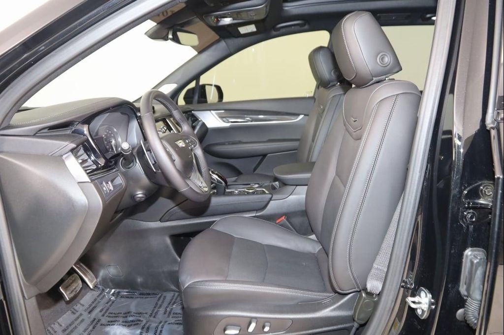 used 2024 Cadillac XT6 car, priced at $52,990