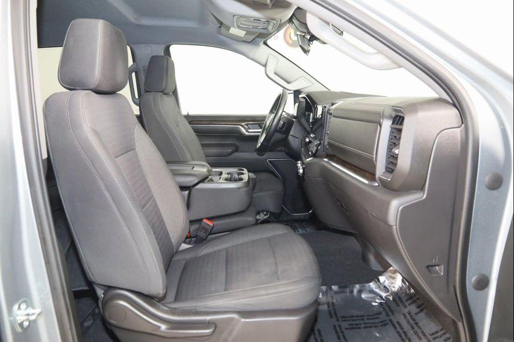 used 2023 GMC Sierra 1500 car, priced at $39,600