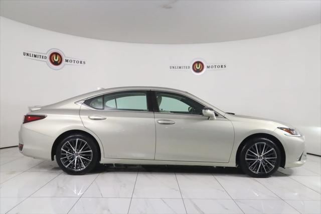 used 2022 Lexus ES 300h car, priced at $37,995