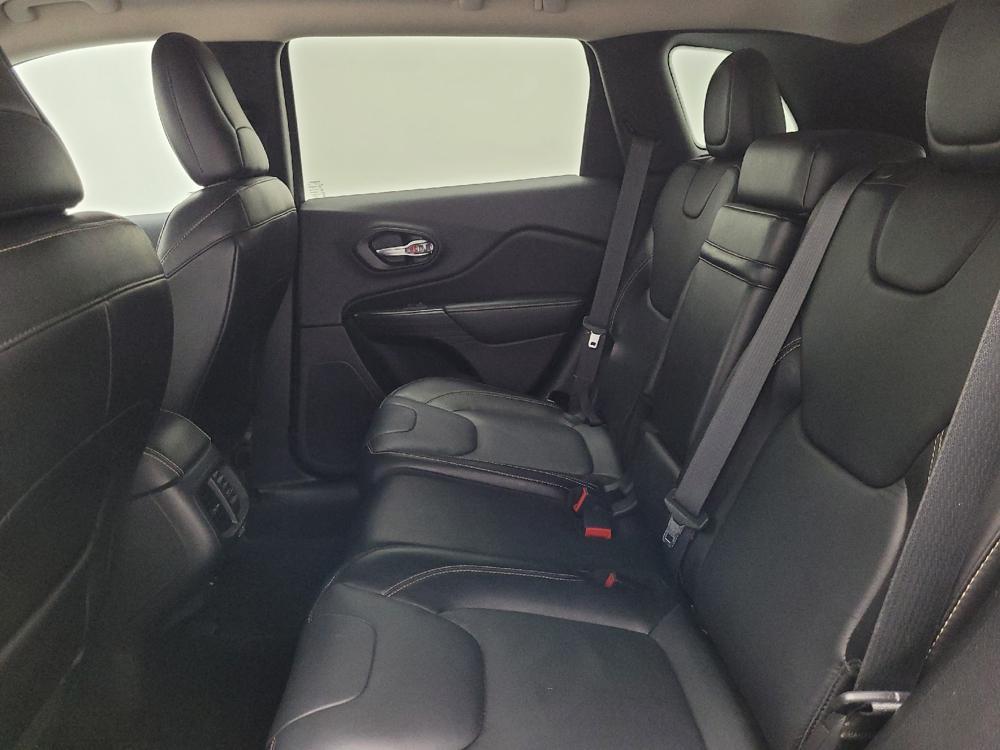 used 2015 Jeep Cherokee car, priced at $13,095