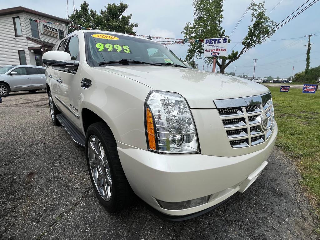 used 2009 Cadillac Escalade car, priced at $9,995