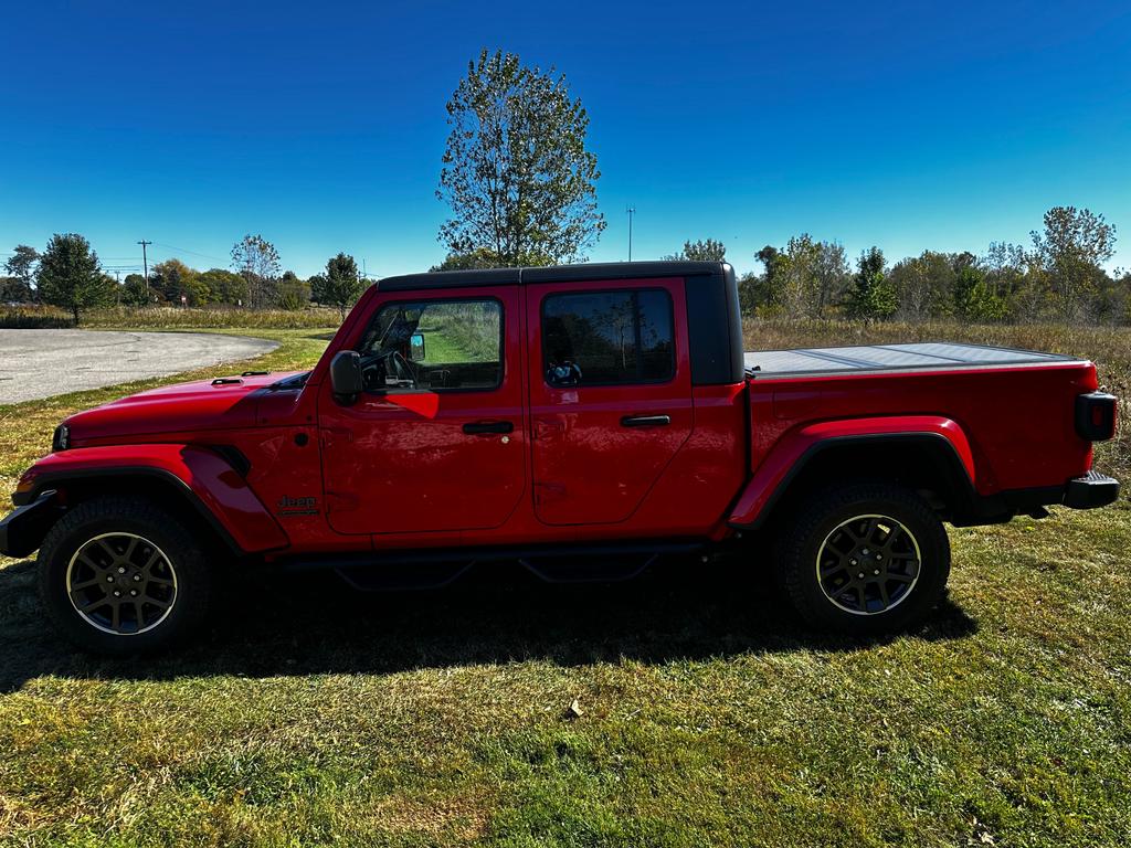 used 2021 Jeep Gladiator car, priced at $32,500