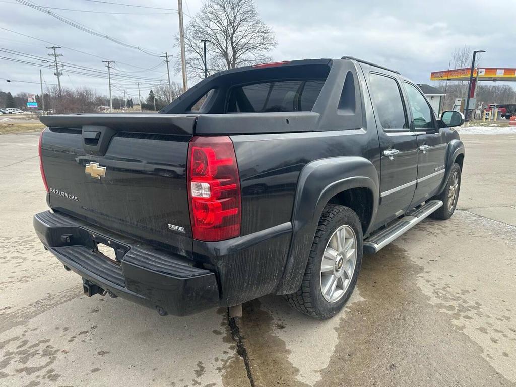 used 2009 Chevrolet Avalanche car, priced at $4,995