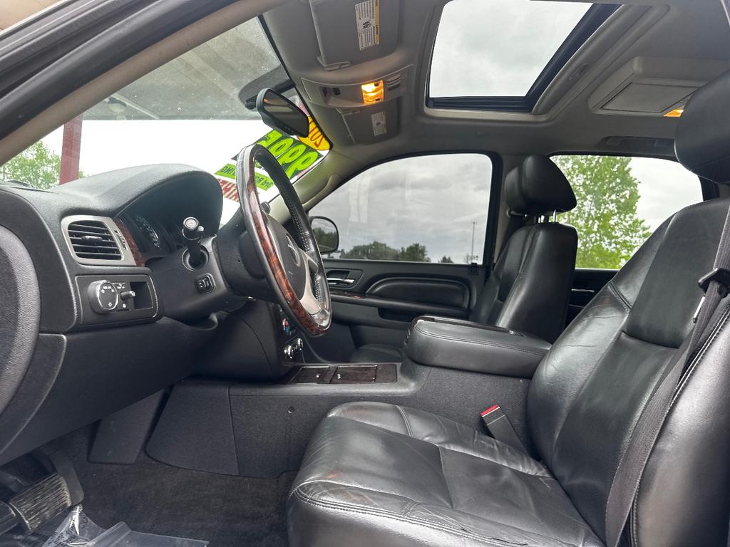 used 2011 GMC Yukon car, priced at $9,995
