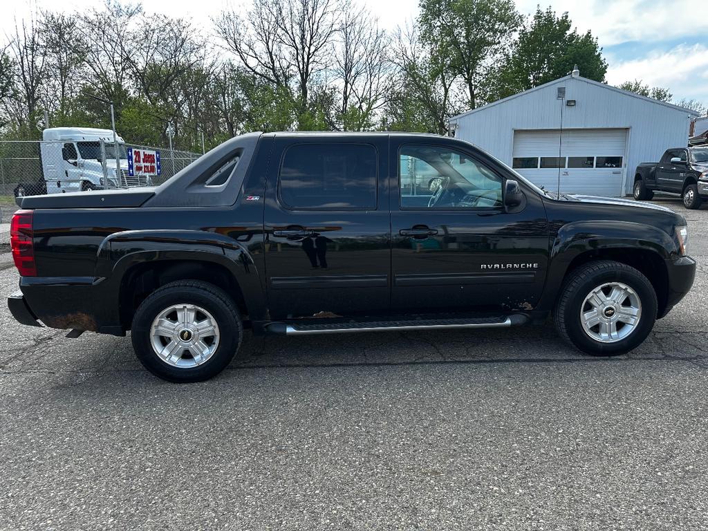used 2010 Chevrolet Avalanche car, priced at $4,995