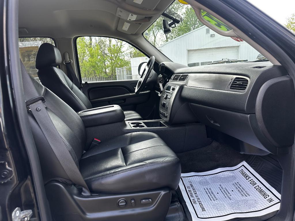 used 2010 Chevrolet Avalanche car, priced at $4,995