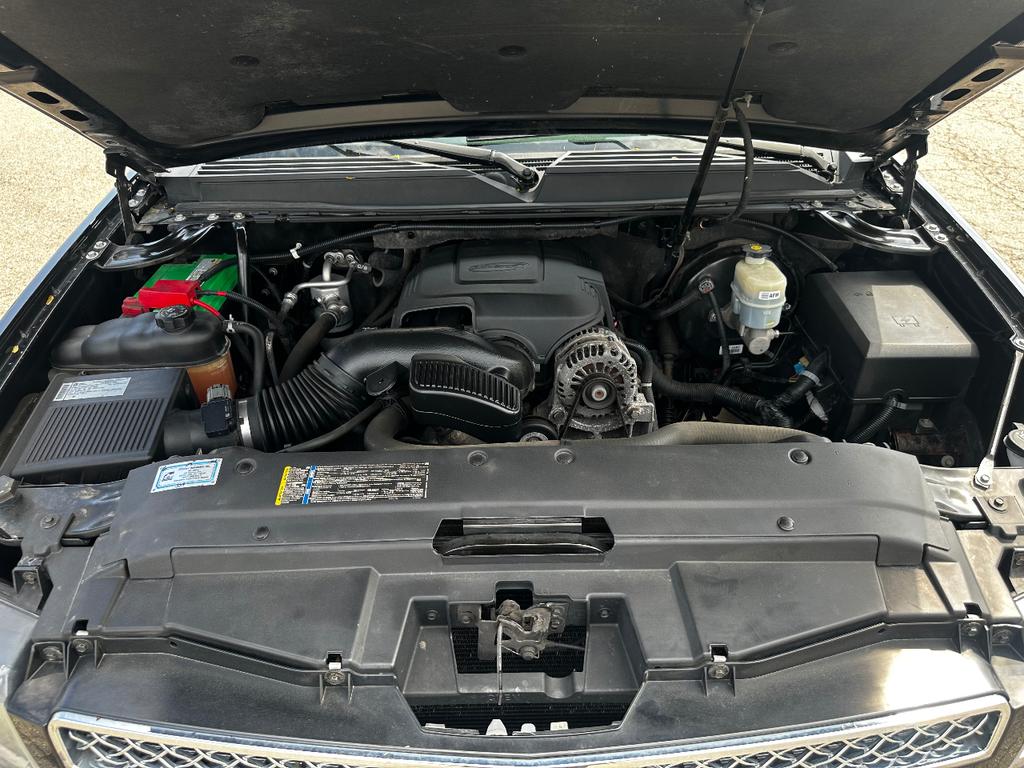 used 2010 Chevrolet Avalanche car, priced at $4,995