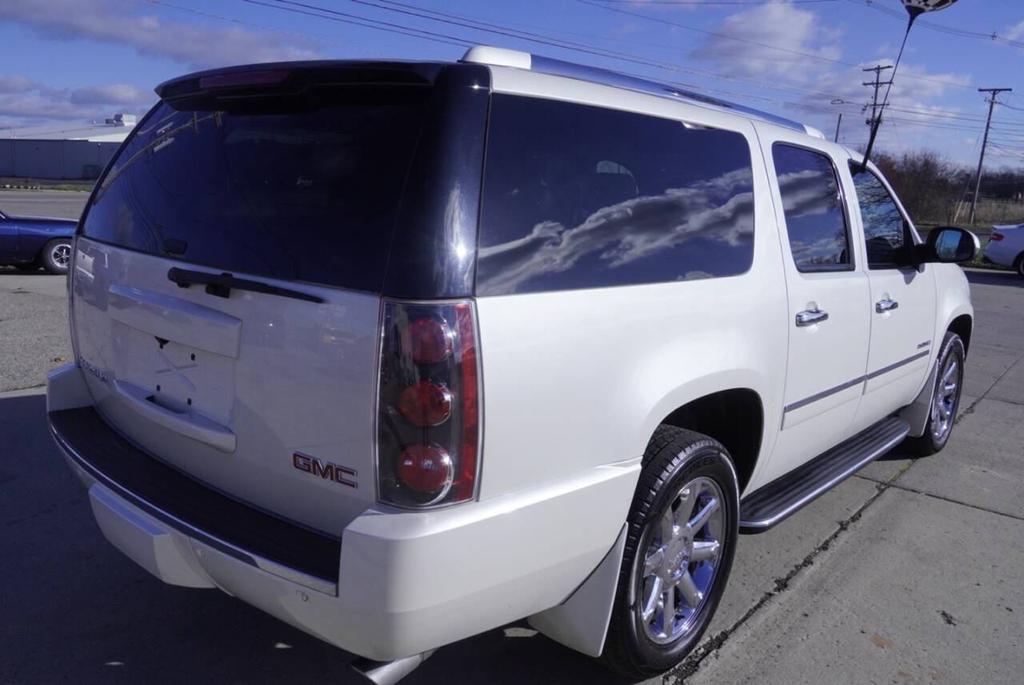 used 2014 GMC Yukon XL car, priced at $13,500