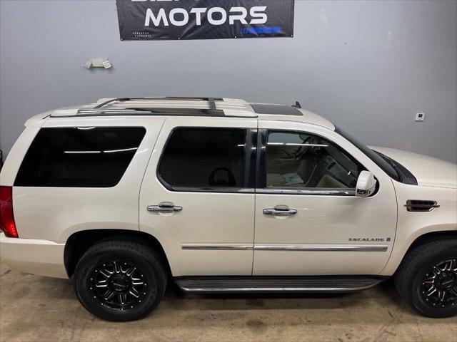 used 2007 Cadillac Escalade car, priced at $5,495