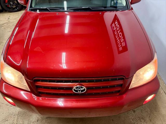 used 2002 Toyota Highlander car, priced at $4,195