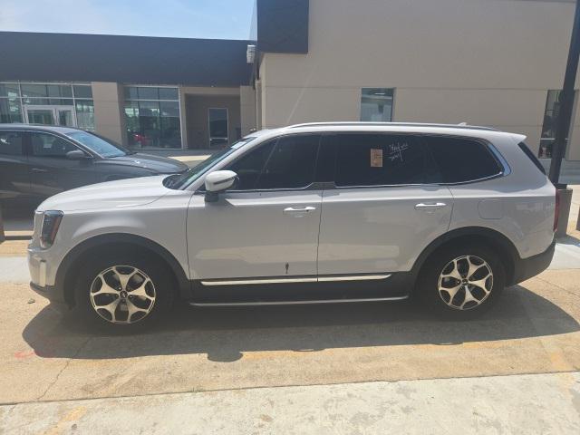 used 2022 Kia Telluride car, priced at $32,000