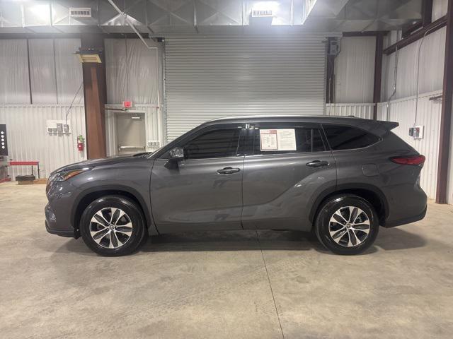 used 2021 Toyota Highlander car, priced at $31,713