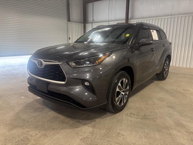used 2021 Toyota Highlander car, priced at $31,713