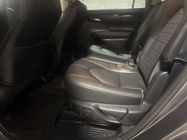 used 2021 Toyota Highlander car, priced at $31,713