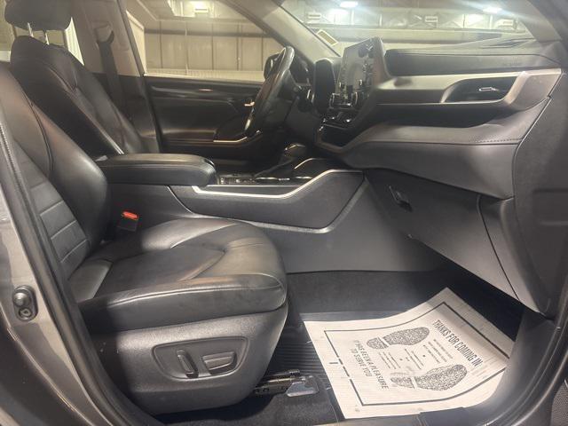 used 2021 Toyota Highlander car, priced at $31,713