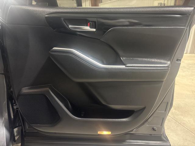 used 2021 Toyota Highlander car, priced at $31,713