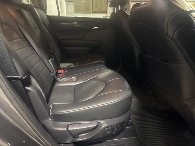used 2021 Toyota Highlander car, priced at $31,713