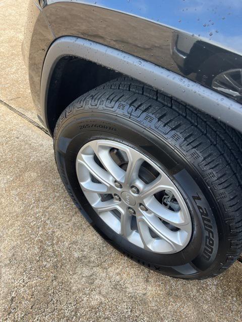 used 2022 Jeep Grand Cherokee car, priced at $23,394