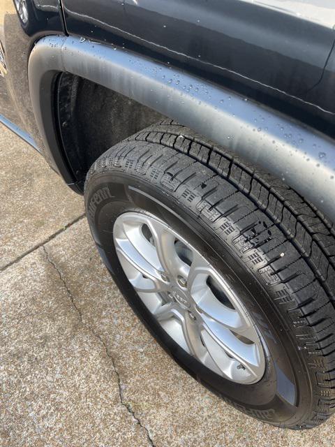 used 2022 Jeep Grand Cherokee car, priced at $23,394