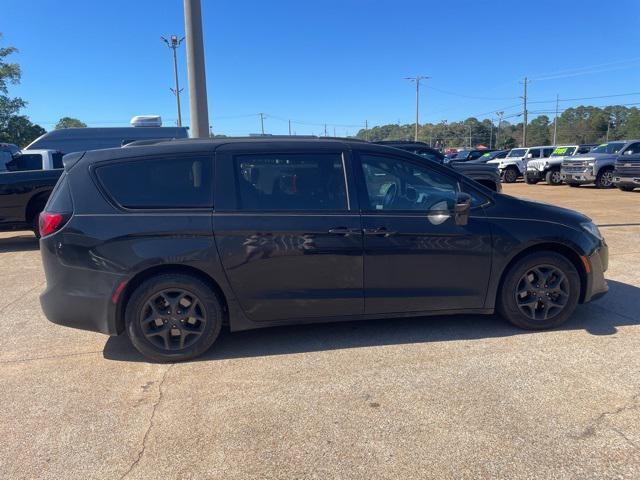 used 2019 Chrysler Pacifica car, priced at $15,352
