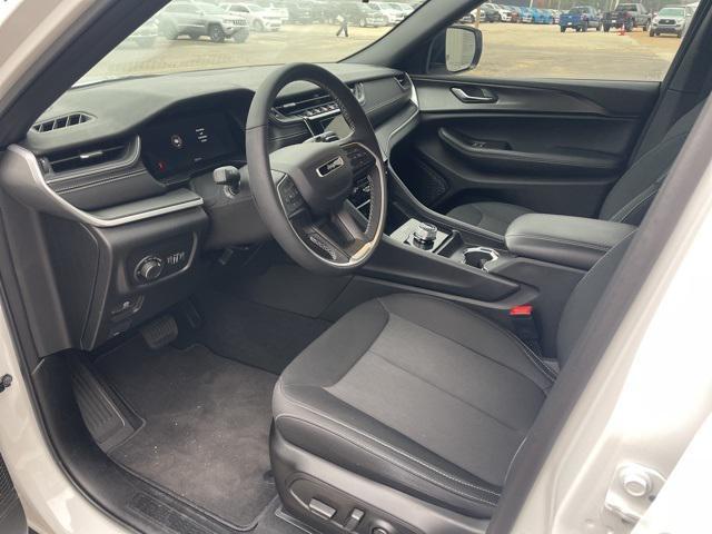 used 2025 Jeep Grand Cherokee car, priced at $32,714