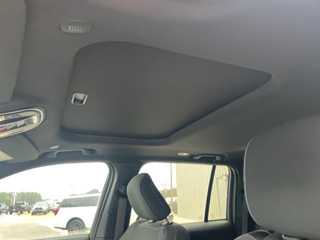 used 2025 Jeep Grand Cherokee car, priced at $32,714