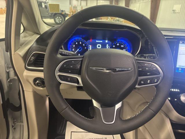 used 2023 Chrysler Pacifica car, priced at $37,035