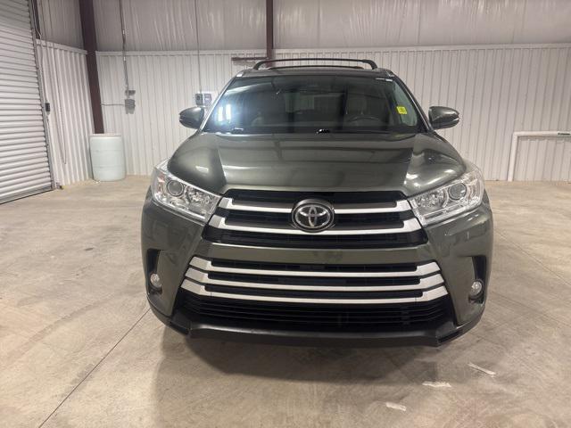 used 2019 Toyota Highlander car, priced at $22,294