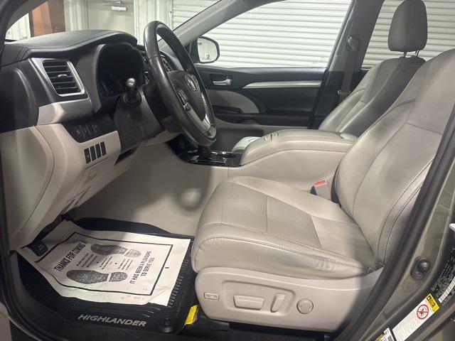 used 2019 Toyota Highlander car, priced at $22,294