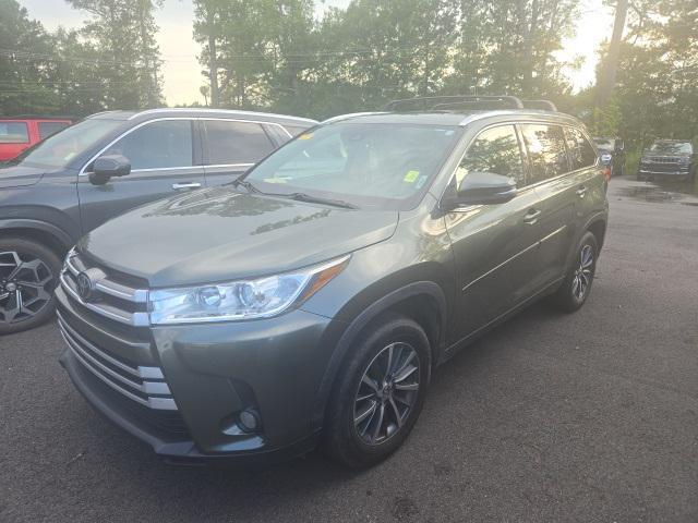 used 2019 Toyota Highlander car, priced at $24,505
