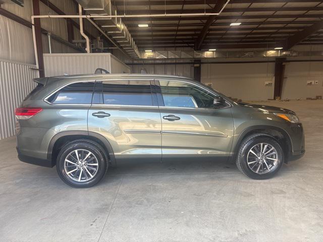 used 2019 Toyota Highlander car, priced at $22,294