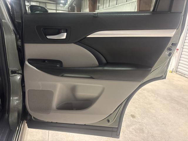 used 2019 Toyota Highlander car, priced at $22,294