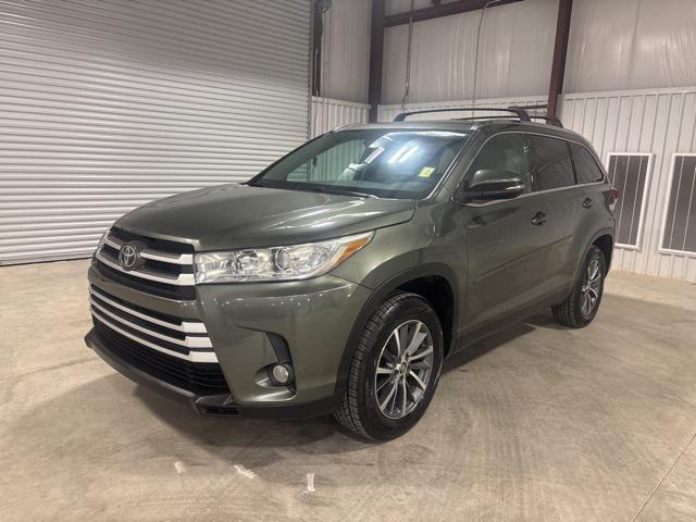 used 2019 Toyota Highlander car, priced at $22,294