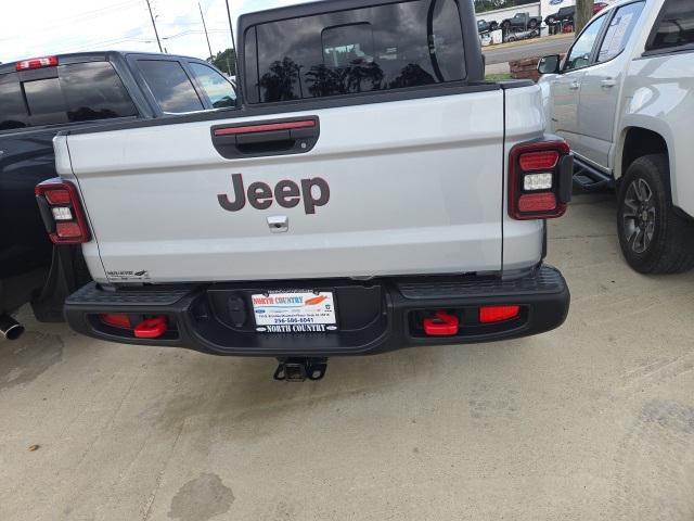 used 2023 Jeep Gladiator car, priced at $41,049