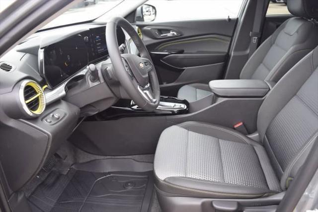 new 2025 Chevrolet Trax car, priced at $26,010