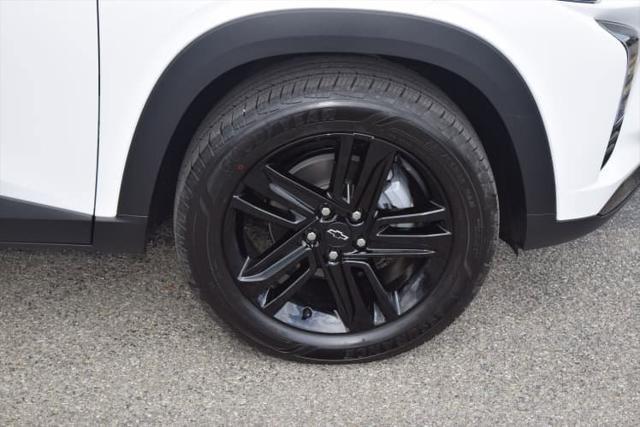 new 2025 Chevrolet Trax car, priced at $27,850