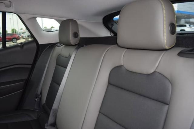 new 2025 Chevrolet Trax car, priced at $27,850