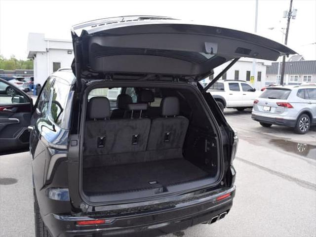 used 2024 Chevrolet Traverse car, priced at $53,874