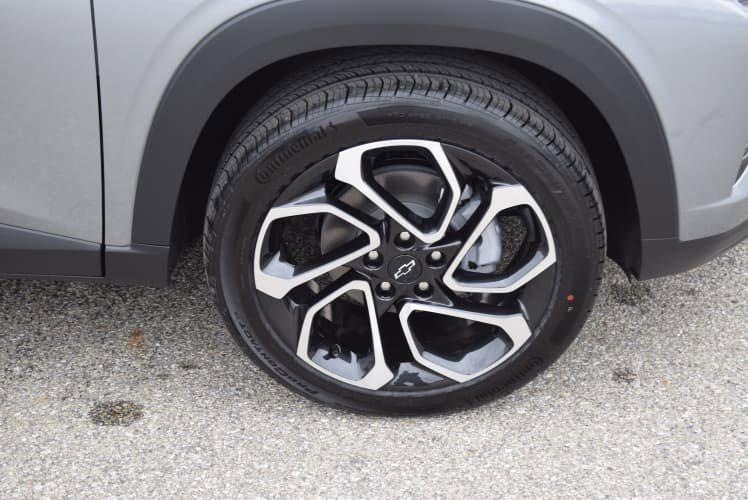 new 2025 Chevrolet Trax car, priced at $26,489