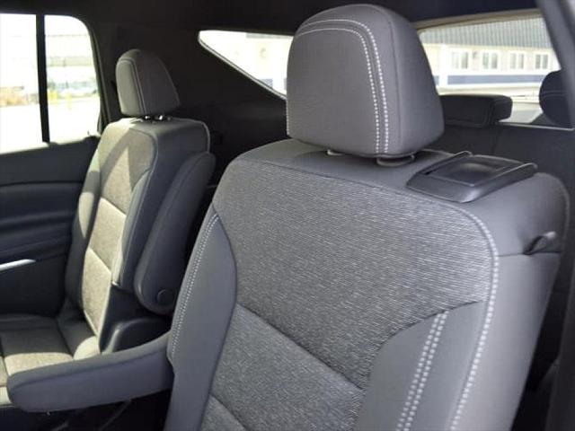new 2025 Chevrolet Traverse car, priced at $42,864