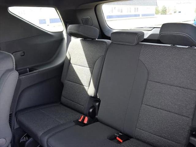new 2025 Chevrolet Traverse car, priced at $42,864