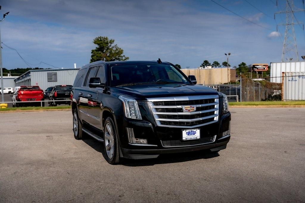 used 2020 Cadillac Escalade ESV car, priced at $34,547