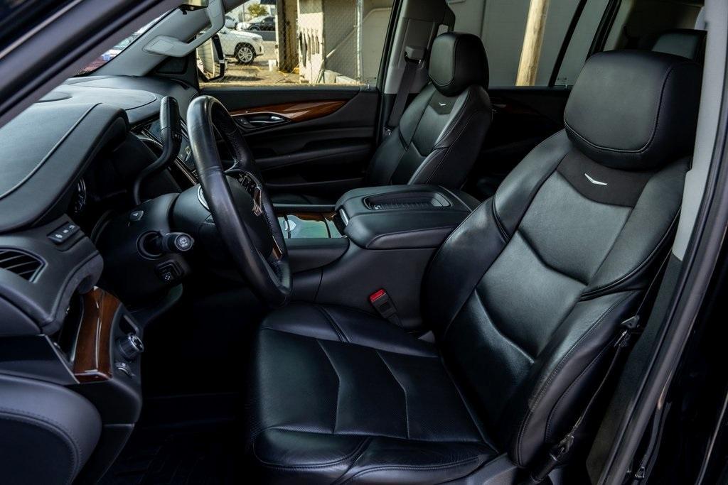 used 2020 Cadillac Escalade ESV car, priced at $34,547