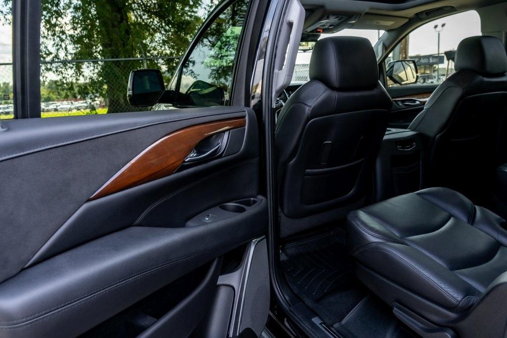 used 2020 Cadillac Escalade ESV car, priced at $34,547